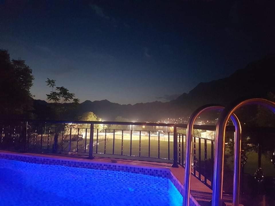 Sunshine Apartment With Private Pool And Parking Kotor Buitenkant foto