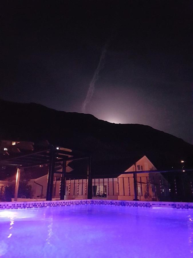 Sunshine Apartment With Private Pool And Parking Kotor Buitenkant foto