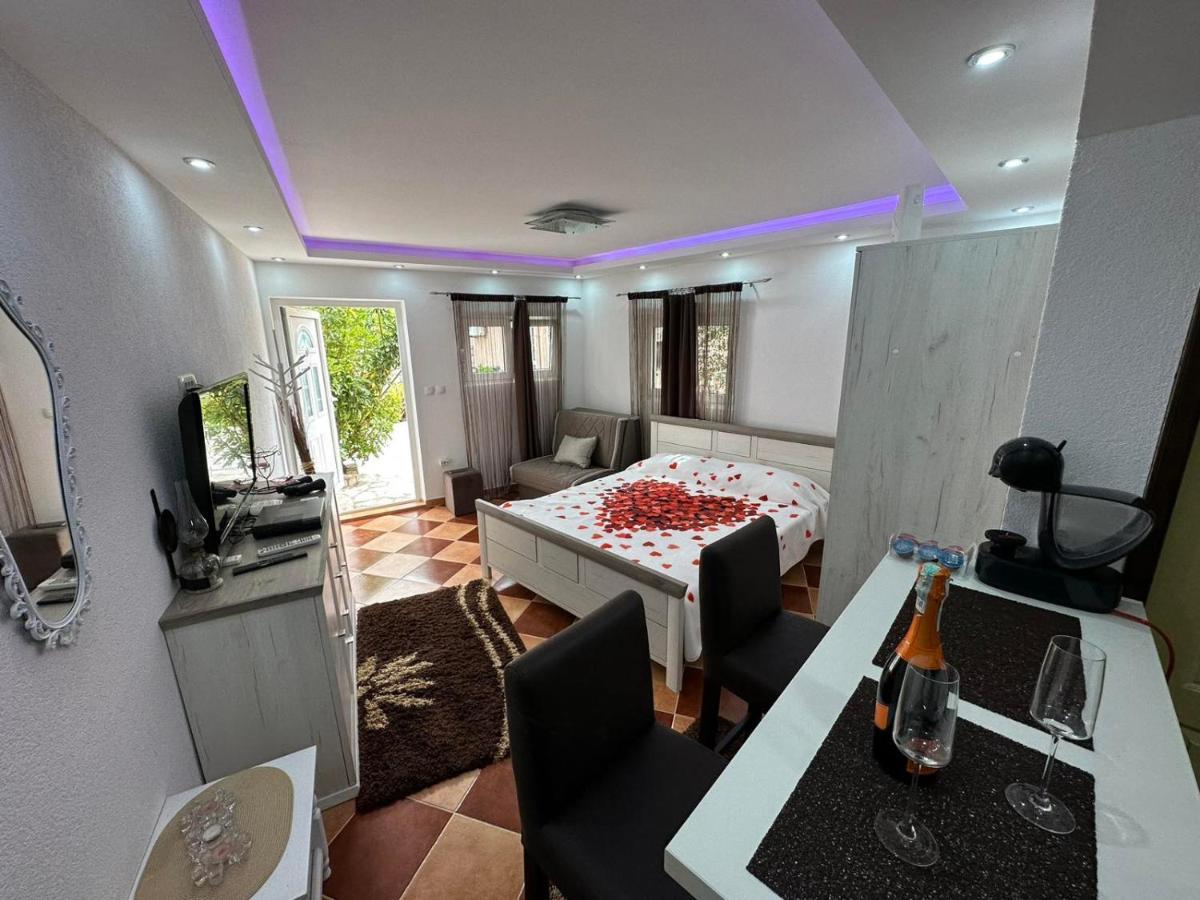 Sunshine Apartment With Private Pool And Parking Kotor Buitenkant foto