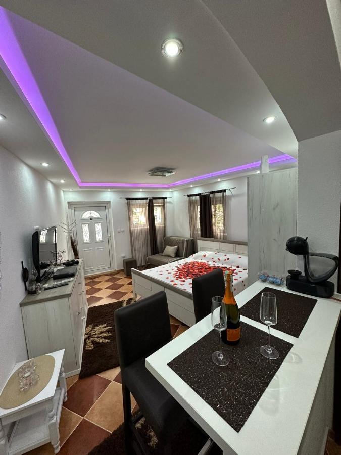 Sunshine Apartment With Private Pool And Parking Kotor Buitenkant foto