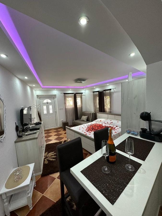 Sunshine Apartment With Private Pool And Parking Kotor Buitenkant foto