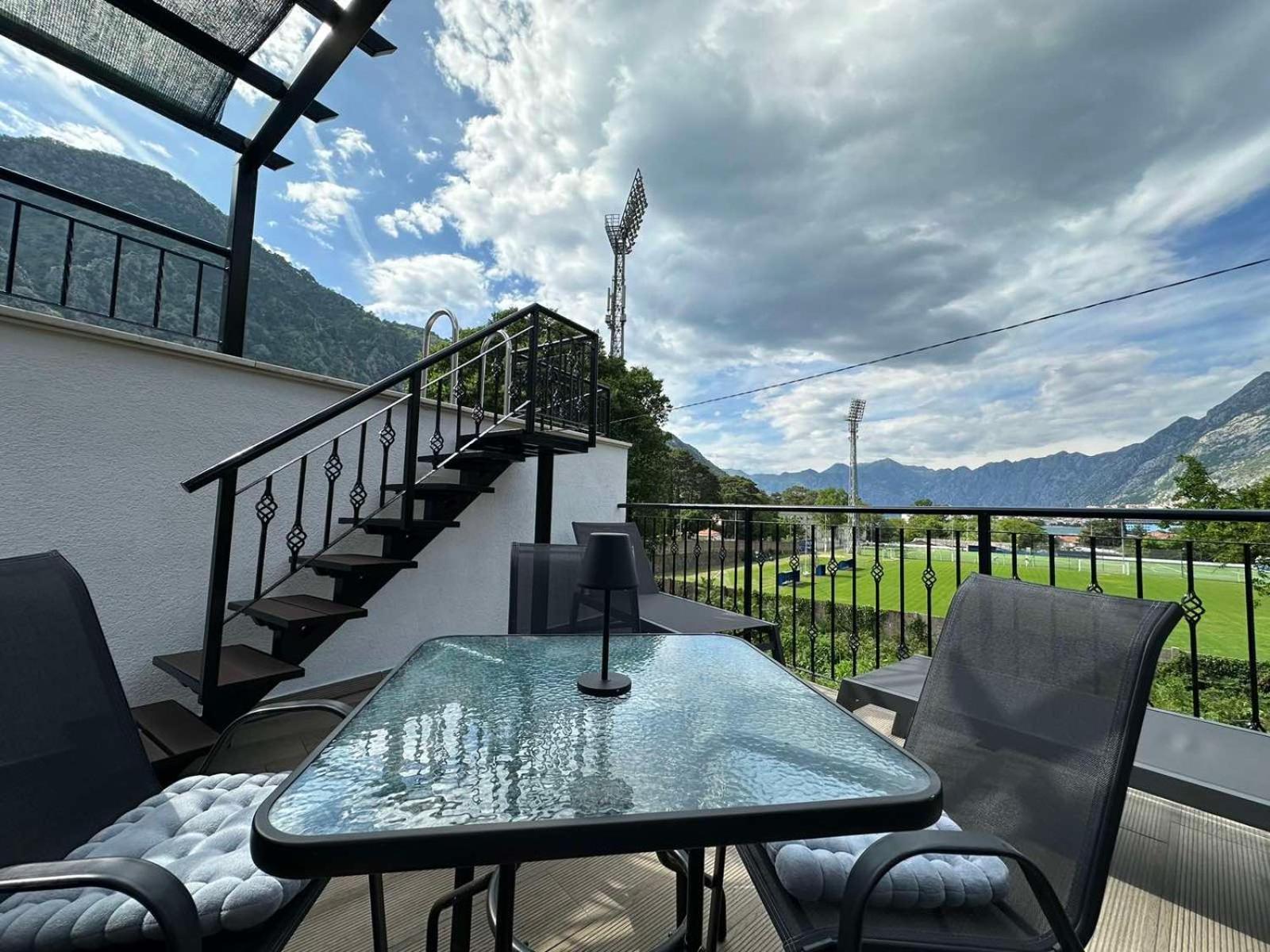 Sunshine Apartment With Private Pool And Parking Kotor Buitenkant foto